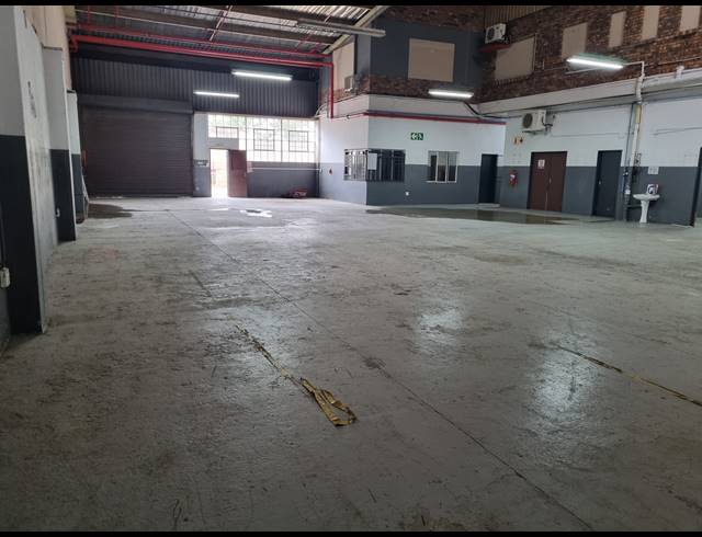 539M² WAREHOUSE TO LET IN VINTONIA